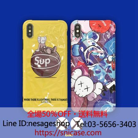 KAWS＆SUPREME コラボ iPHONExsmaxケース