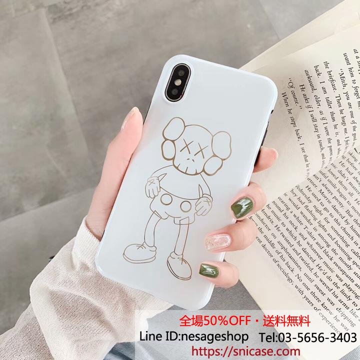 個性的 iphoneXRカバー カウズ