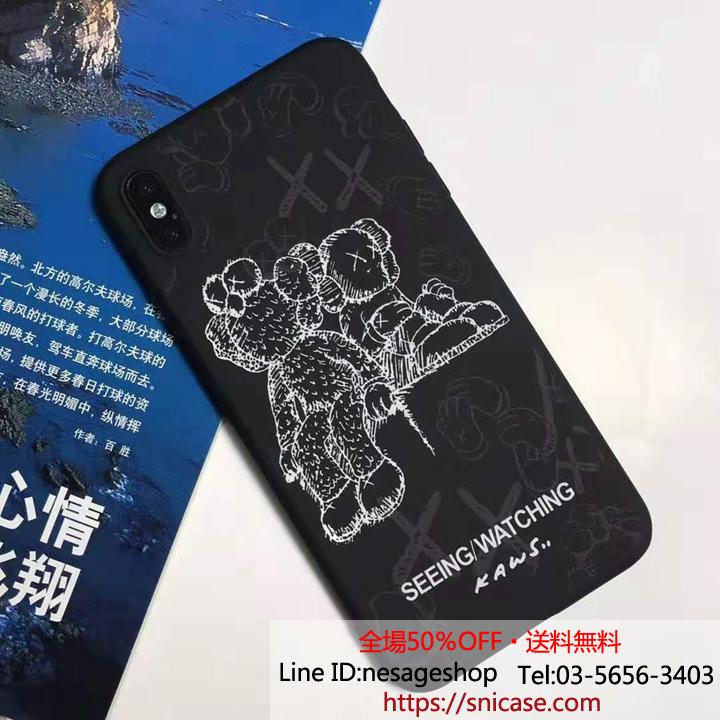 カウズ iPhone11 Proカバー 夜光