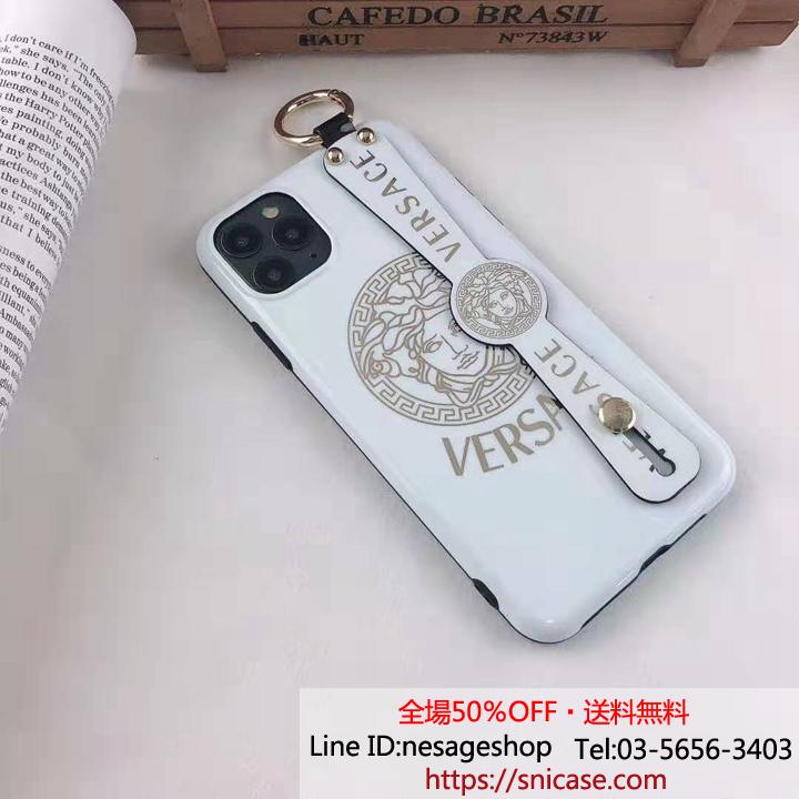 個性的 iphone11カバー versace