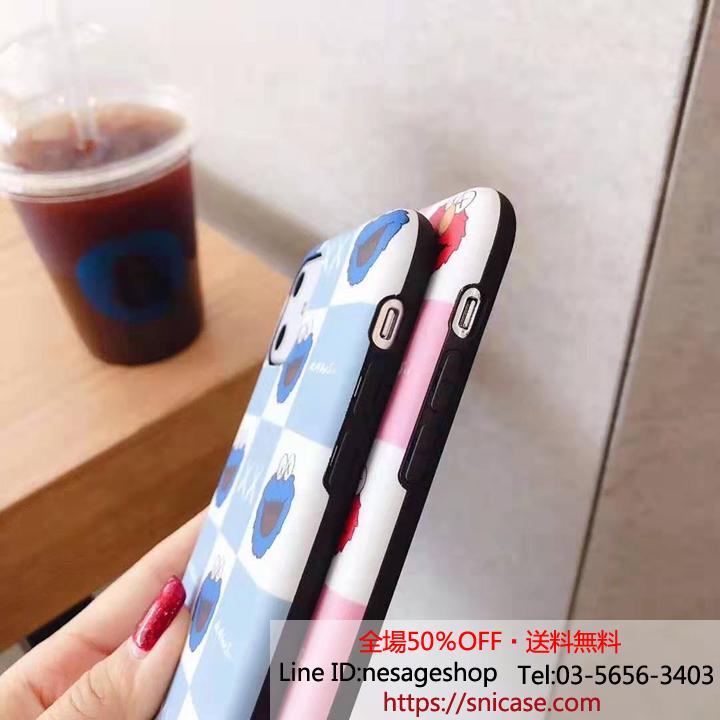 Kaws iphonexs マックスカバー オシャレ