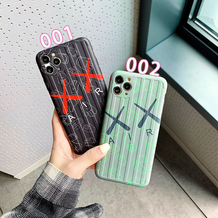 アイフォン12 カウズカバー カップル