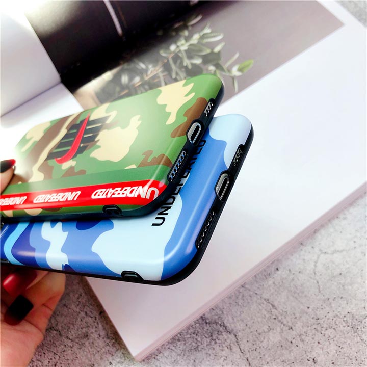 Undefeatedスマホケース iPhone11pro max セレブ愛用