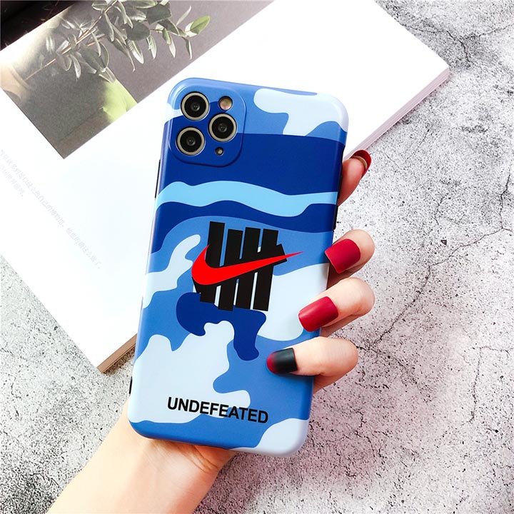 Undefeatedスマホケース iPhone11pro max セレブ愛用