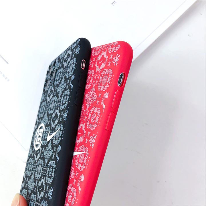 Nikeスマホケース iPhone12Pro ブランド