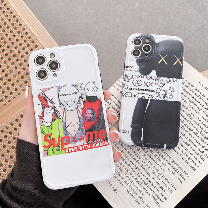 kaws iphone12カバー 男性