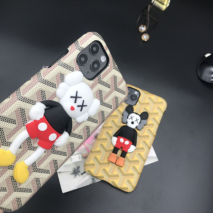 Kawsスマホカバー 12Pro 女性愛用