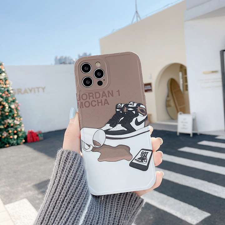 iPhone12 Air Jordanスマホカバー おすすめ