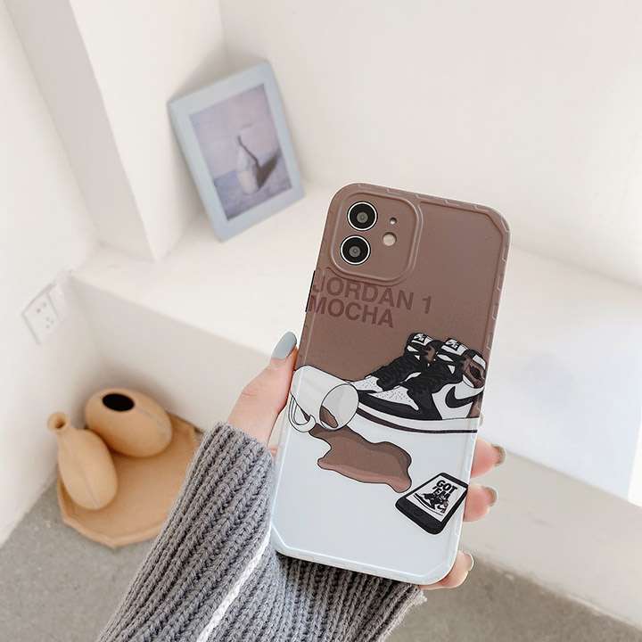 iPhone12 Air Jordanスマホカバー おすすめ
