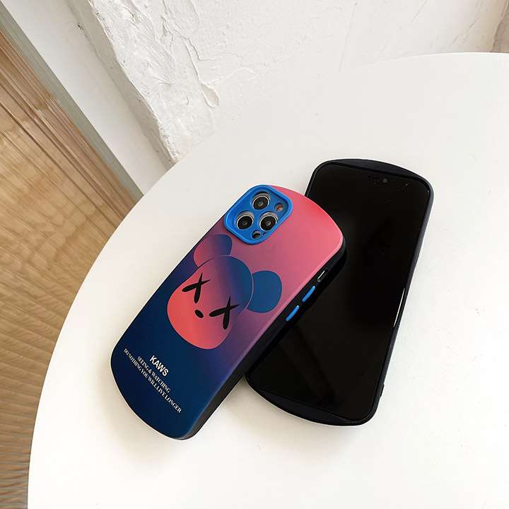 新作のiPhoneXRカバー カウズ