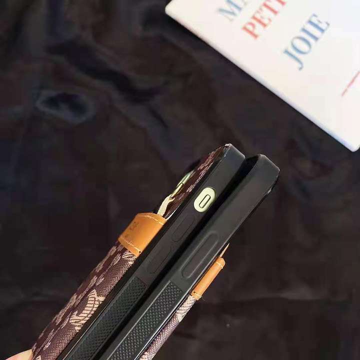 iPhone12Proカバー セリーヌ 個性