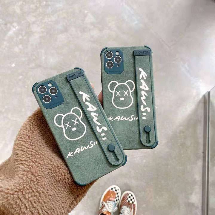 iphone12 kawsスマホカバー ベルト付き