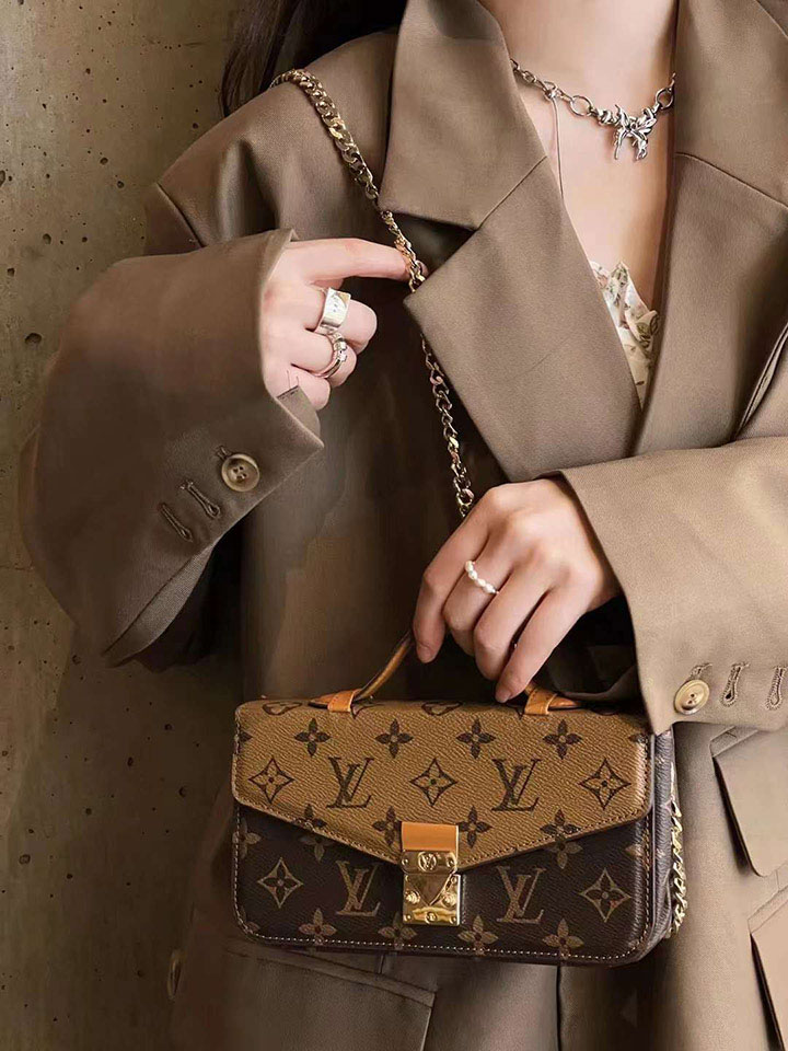 新作のLV 郵便小包