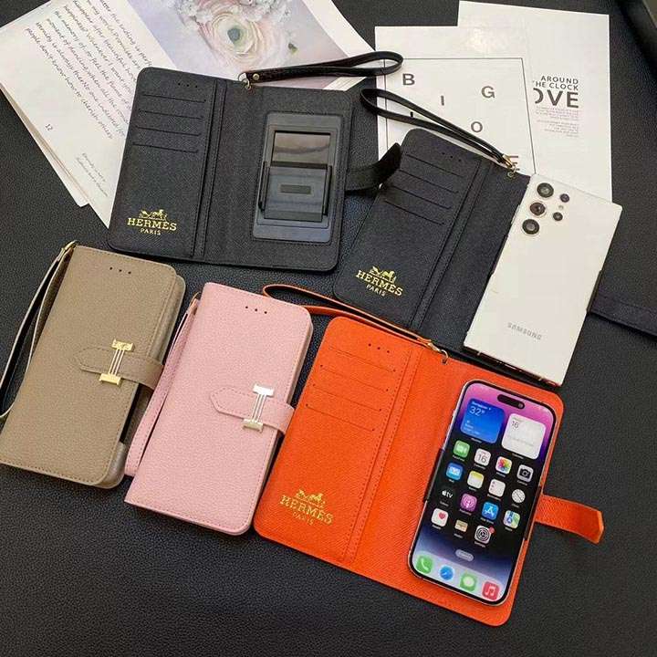 hermes iphone15 pro携帯カバー手 ワニ柄